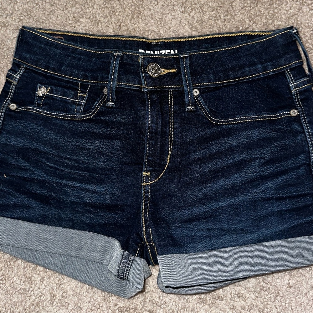 Jean shorts- Levi’s